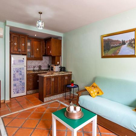 Tuguest Aljibe Del Rey Apartment - Free Parking Granada Bagian luar foto