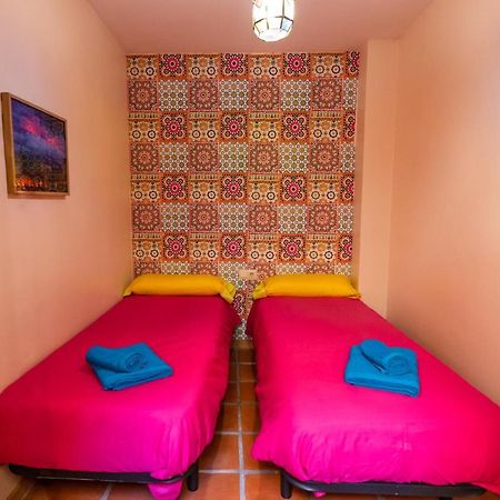 Tuguest Aljibe Del Rey Apartment - Free Parking Granada Bagian luar foto