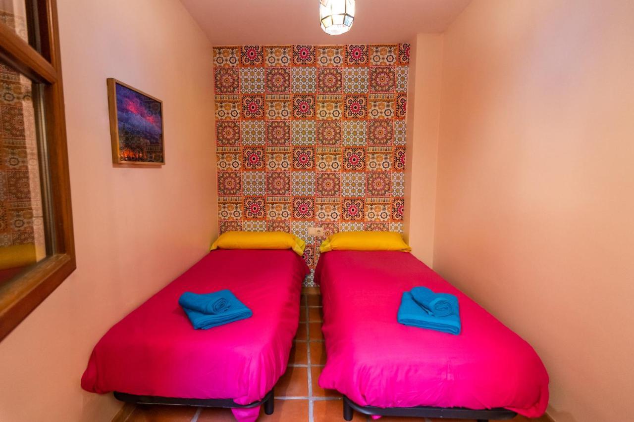 Tuguest Aljibe Del Rey Apartment - Free Parking Granada Bagian luar foto