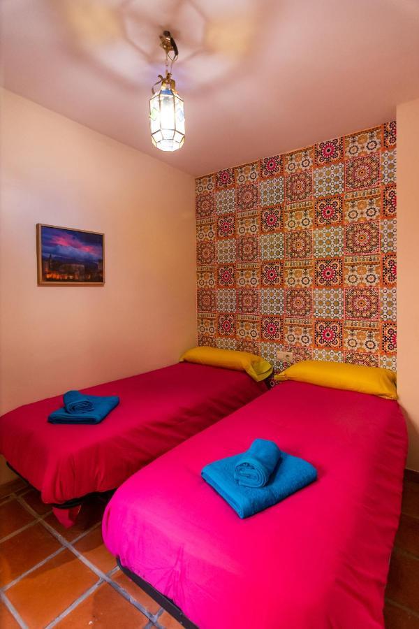 Tuguest Aljibe Del Rey Apartment - Free Parking Granada Bagian luar foto
