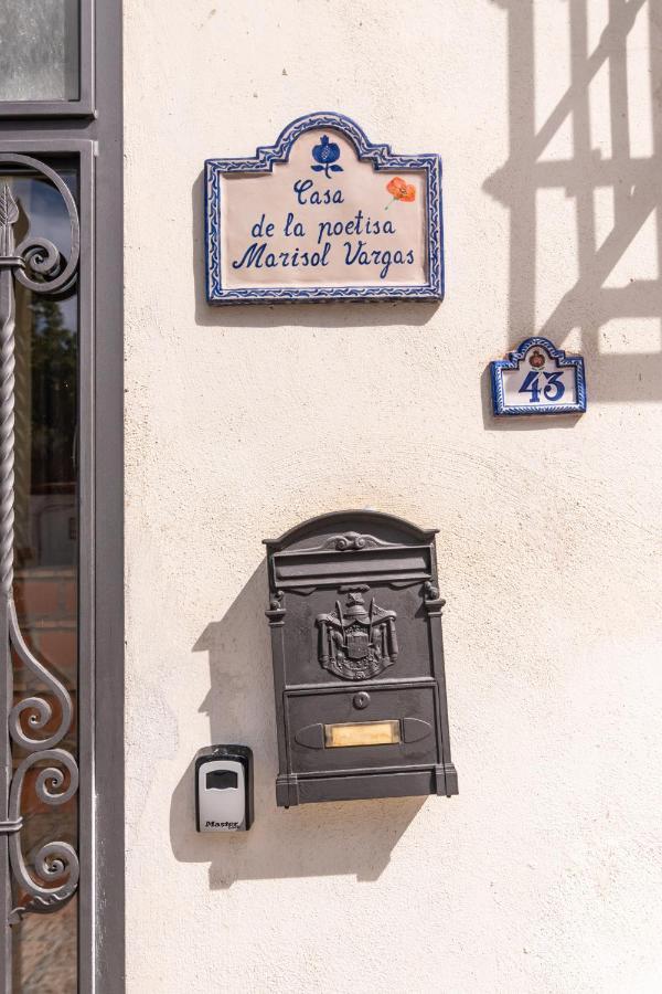 Tuguest Aljibe Del Rey Apartment - Free Parking Granada Bagian luar foto